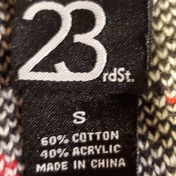 Black and red argyle sweater - Picture 2 of 4